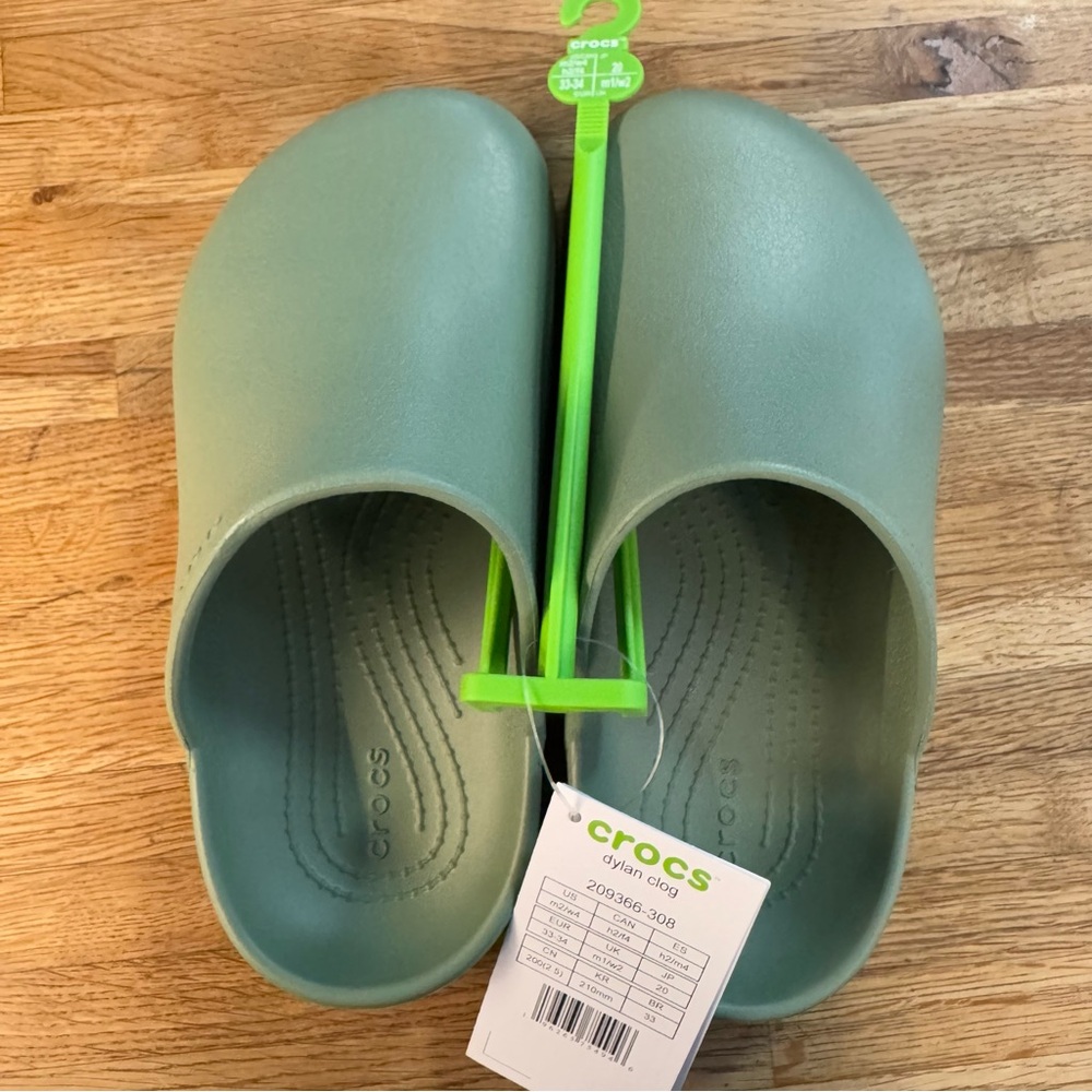 Croc Dylan Clog —Moss unisex NWT